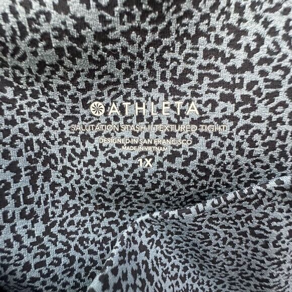 Athleta Salutation Stash Pocket Textured 7/8 Tight Blue Cheetah Leopard - Picture 8 of 9